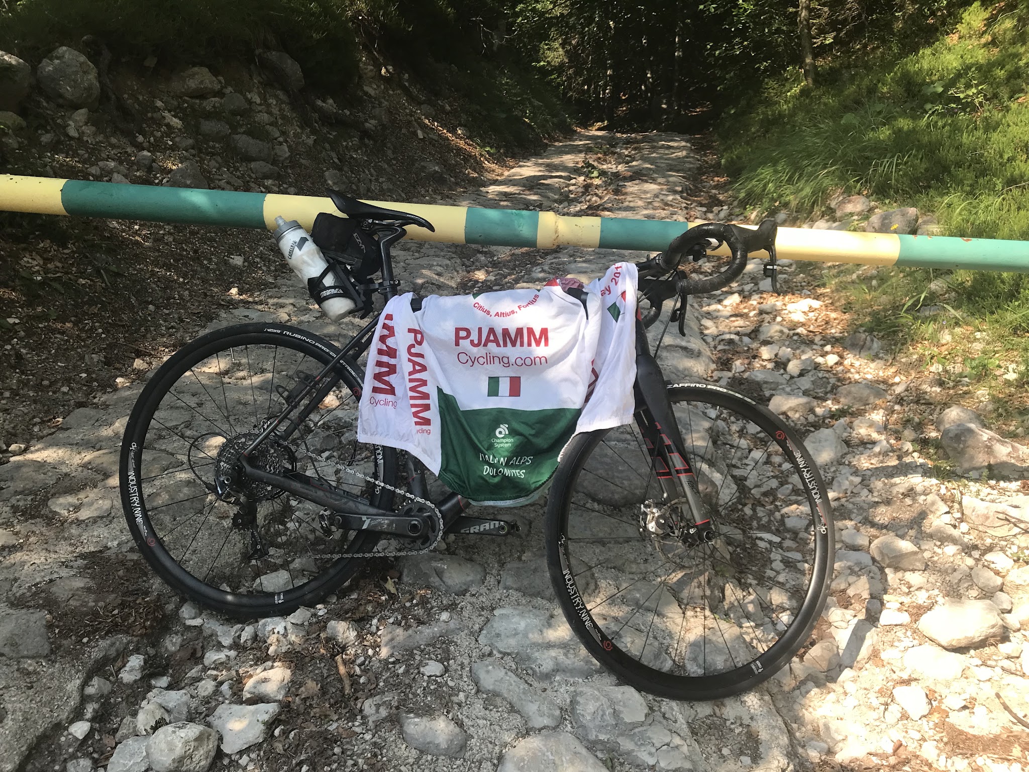 Cycling Scanuppia steep section of road