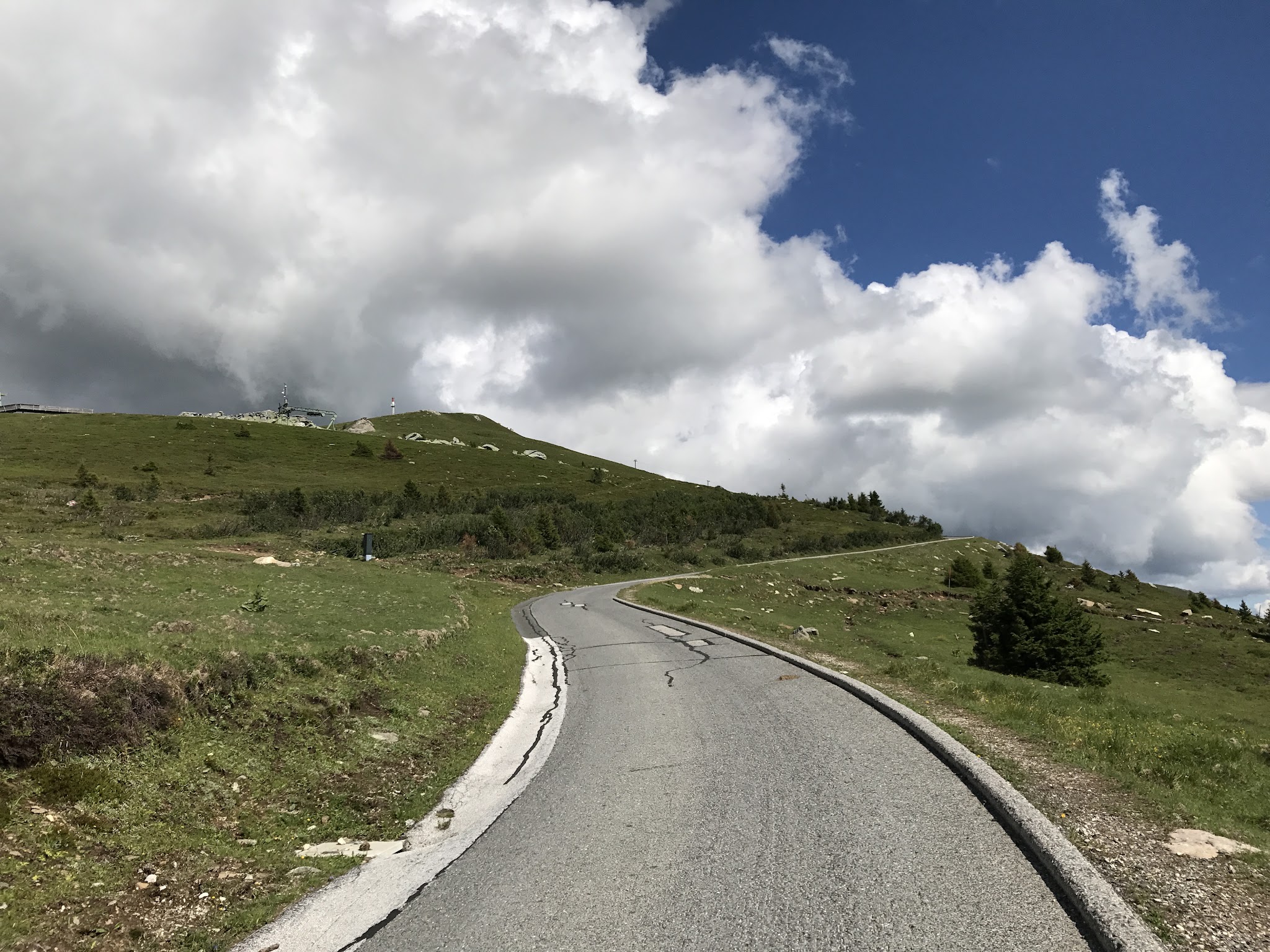 Austria Top Bike Climbs - Grosser Speikkogel - road and mountainside
