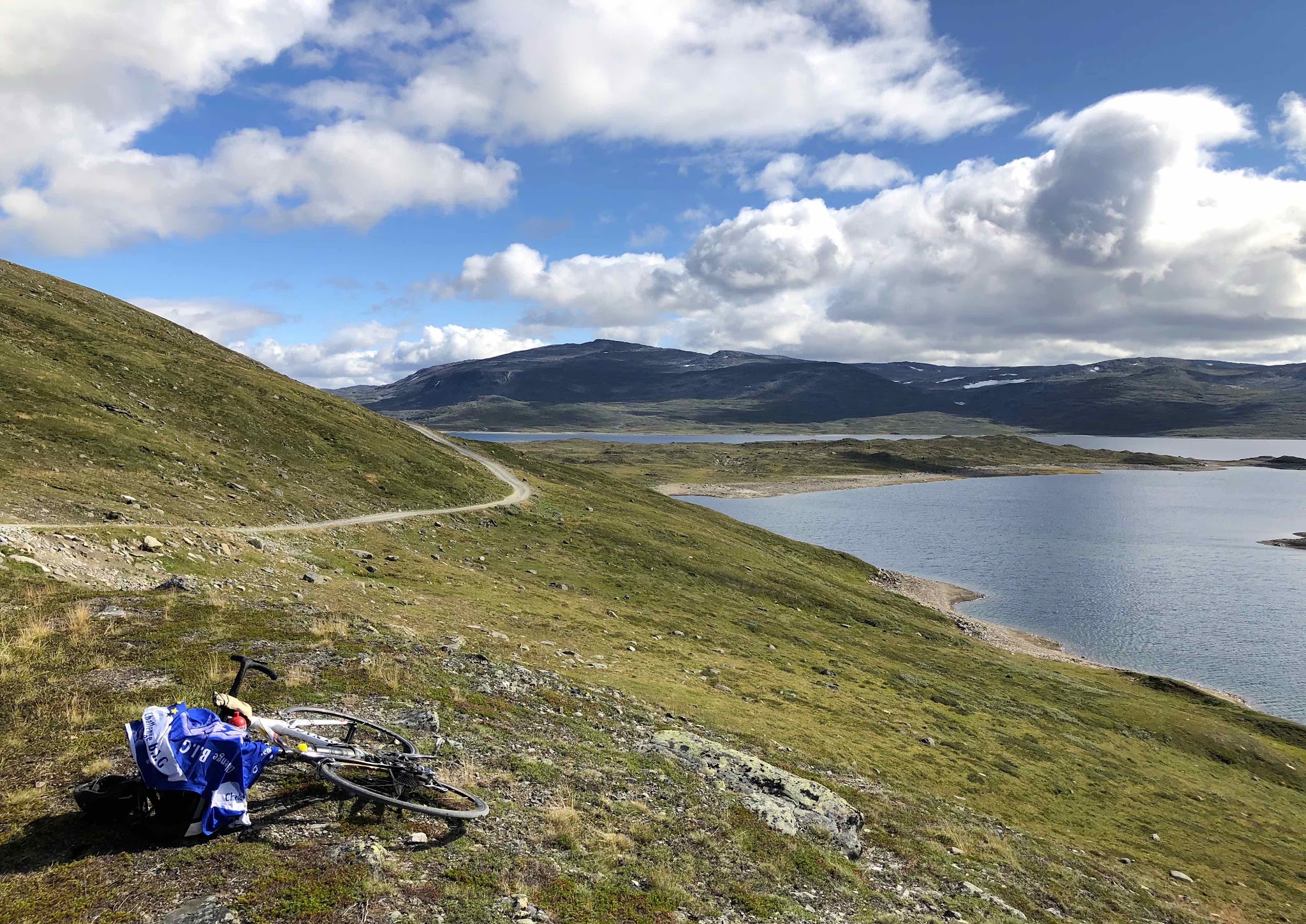 Guolasjavri - Lake Jualasjavri Lake Jualasjavri
