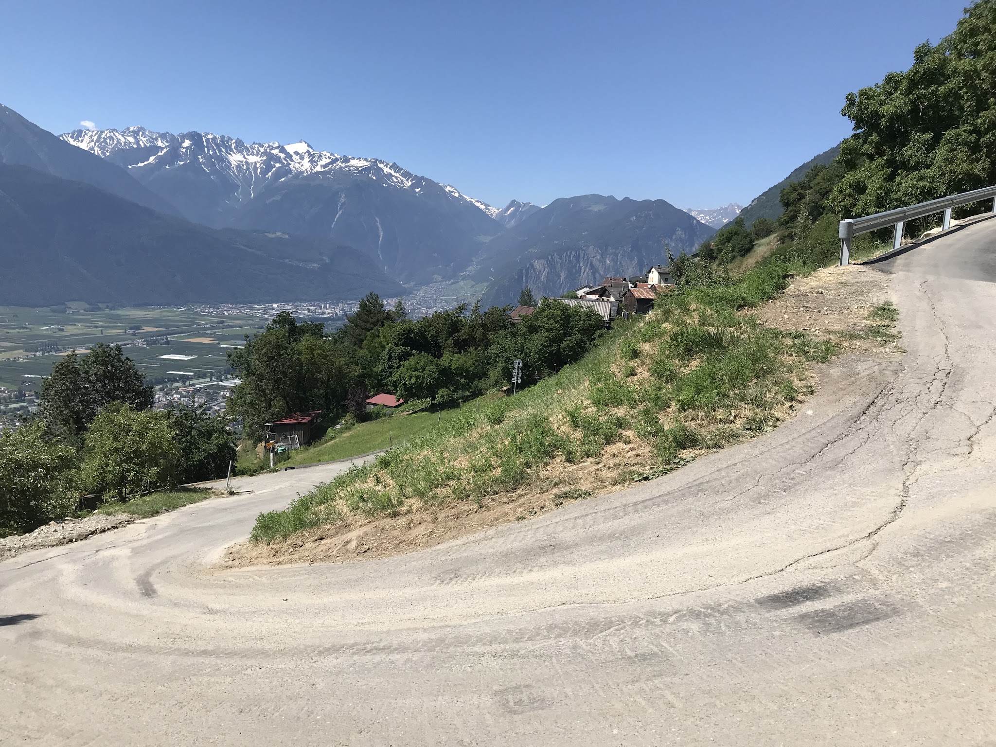 Bicycle climb Fully Erie - hairpin and Fully below - mountains