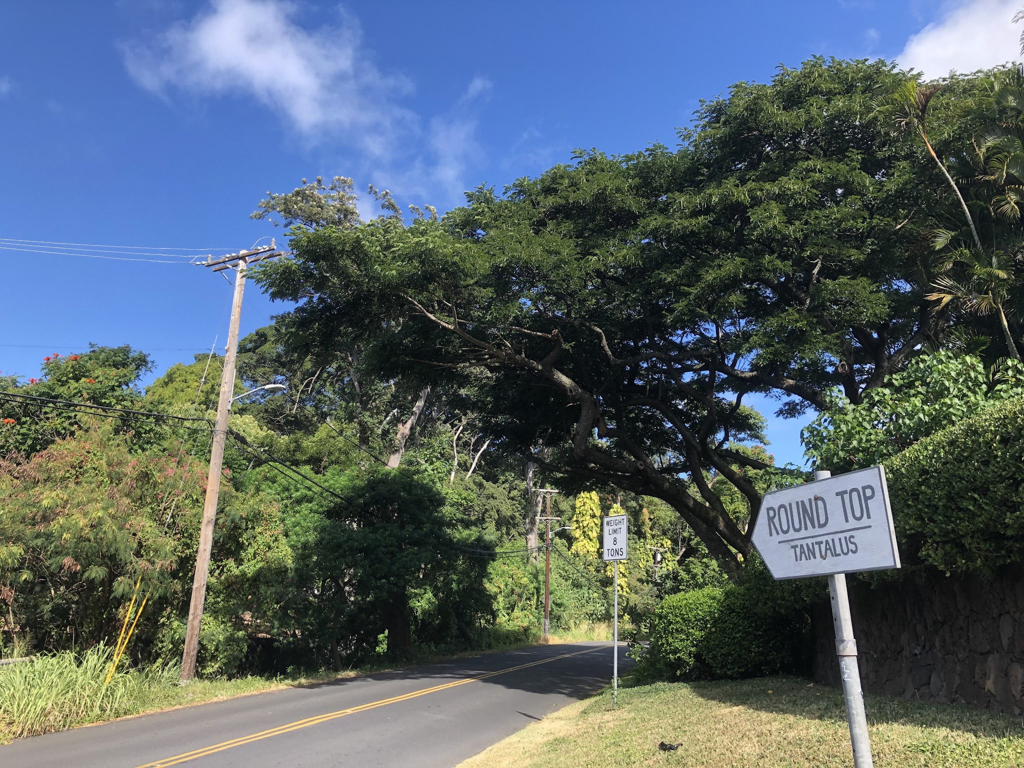 Bike climb up Round Top Drive - sign at start of climb