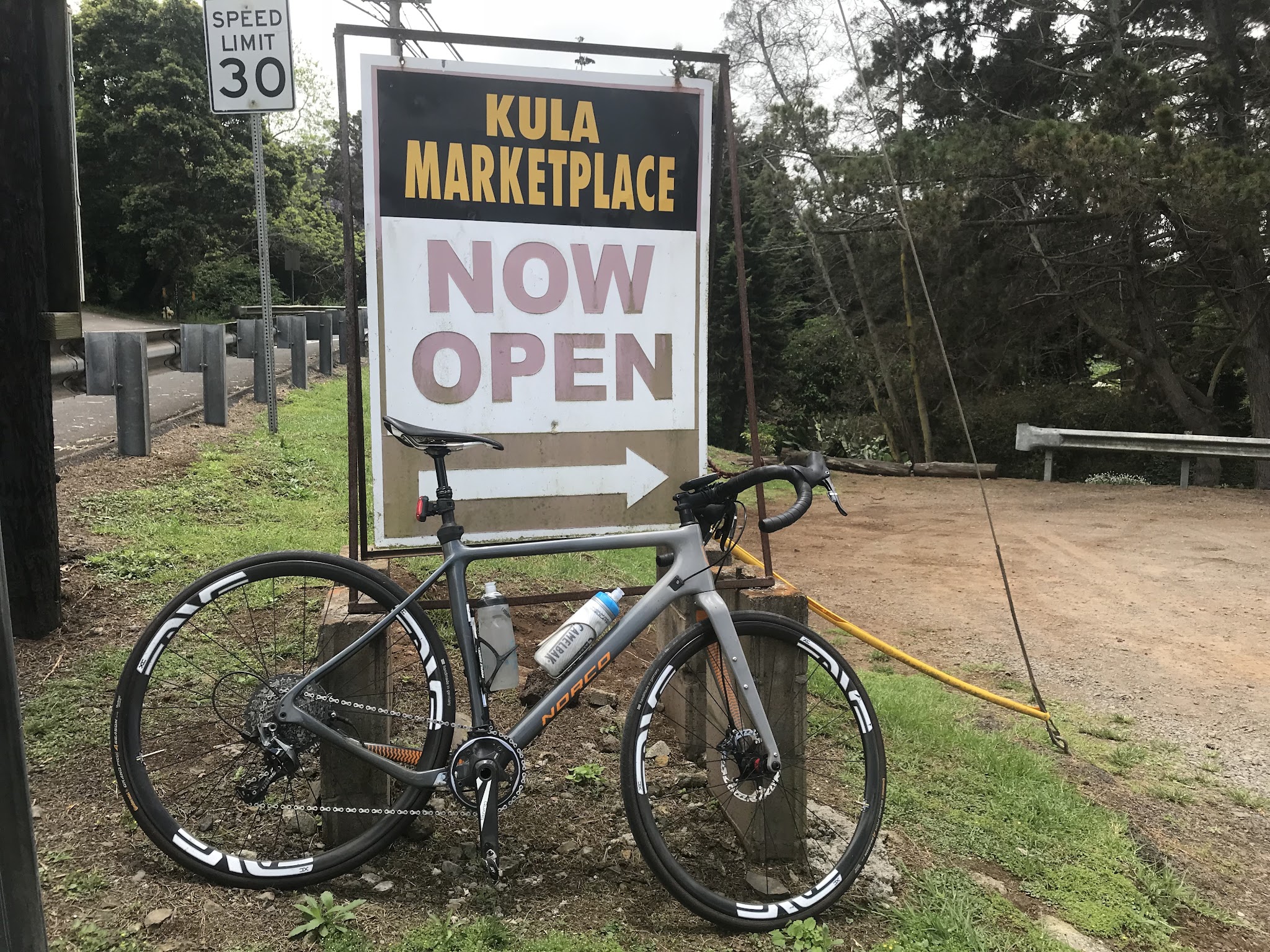 Cycle to Kula Marketplace for rest on way to Haleakala