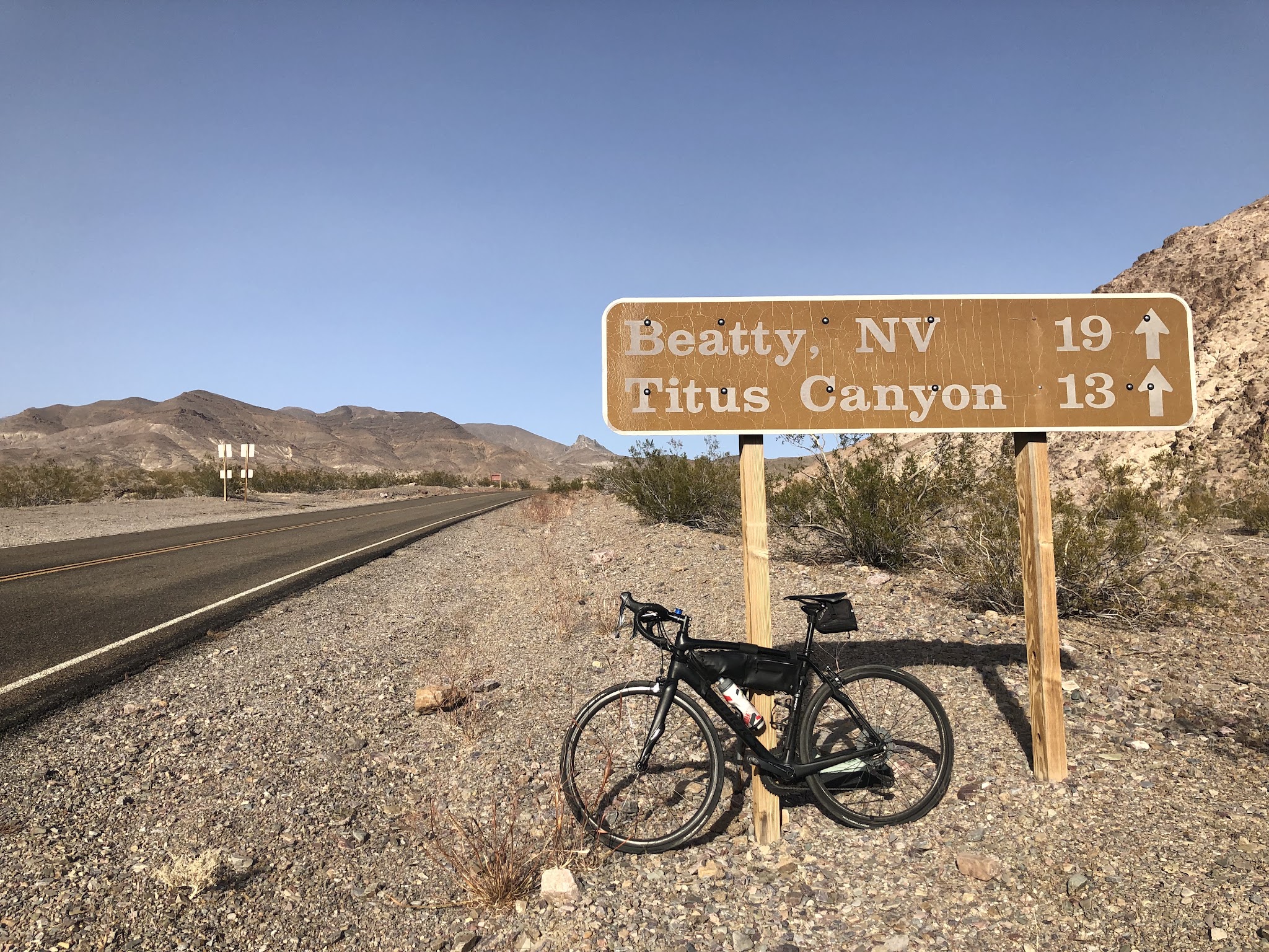 Cycling Daylight Pass Death Valley , road and mountains