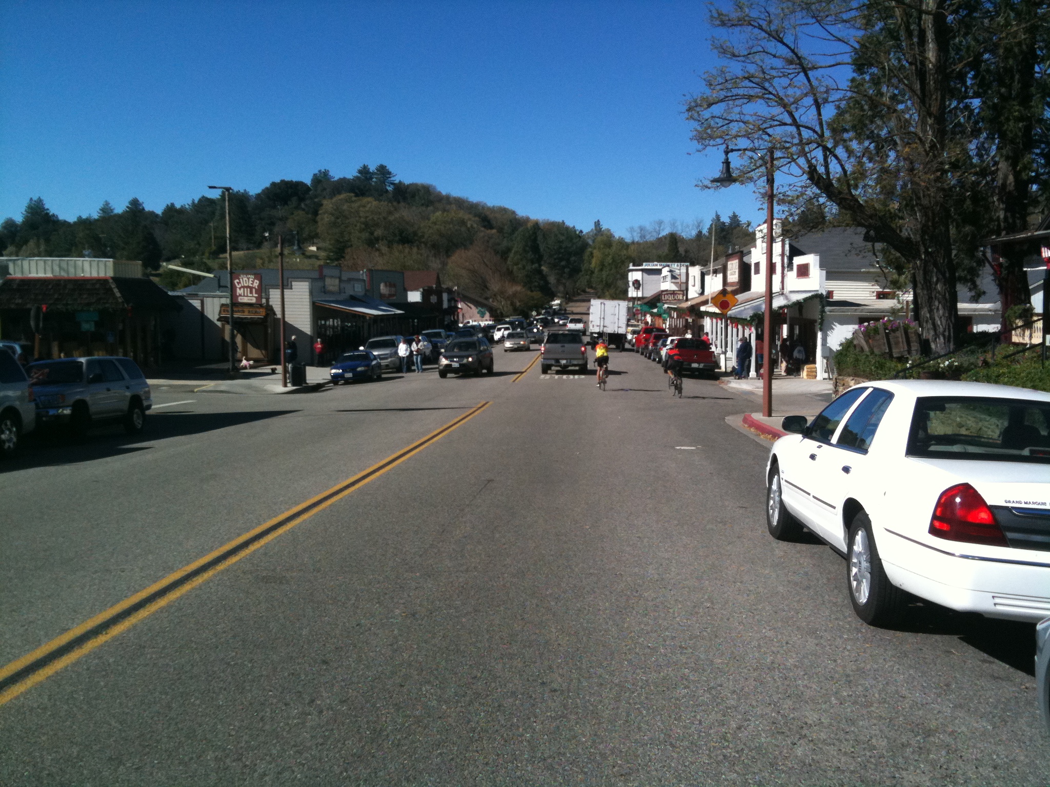 Climbing Banner Grade by bike - cyclists riding in Julian