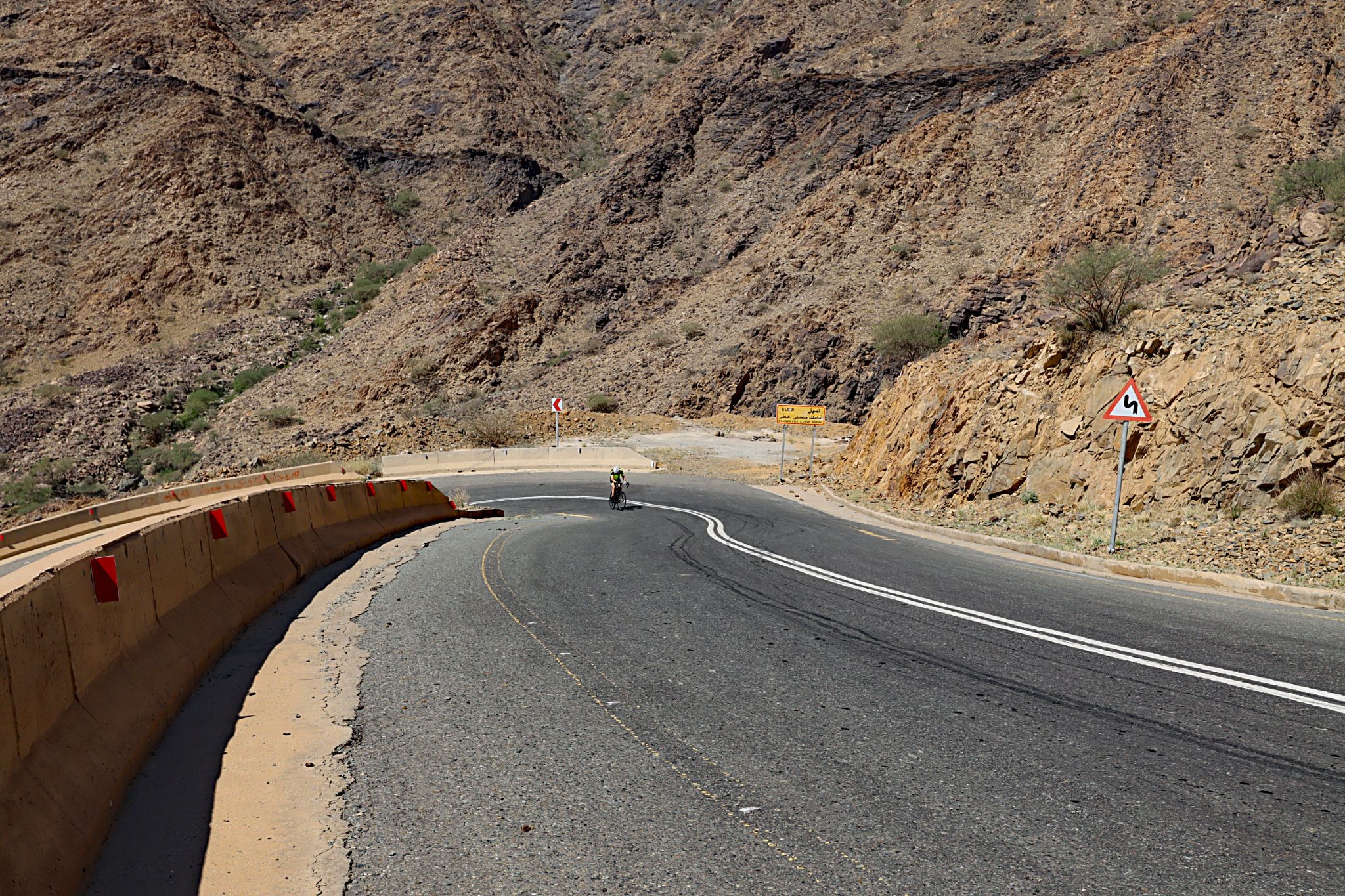 Cycling Beth-rah Pass, Asir Mountains, Saudi Arabia - 100 yard stretch of two-lane highway roadway at 17%