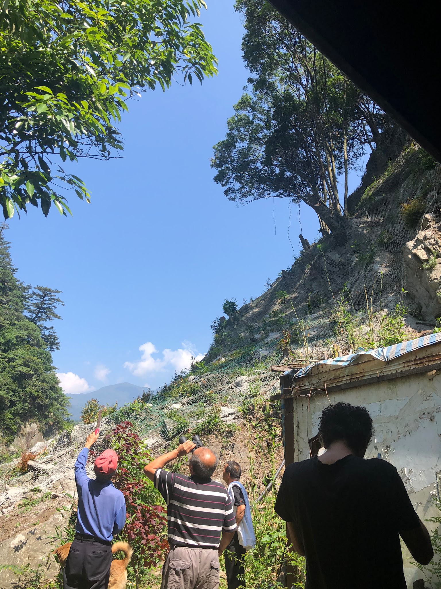 Bicycling climb of Wuling Pass East - PJAMM Cycling and our driver Simon