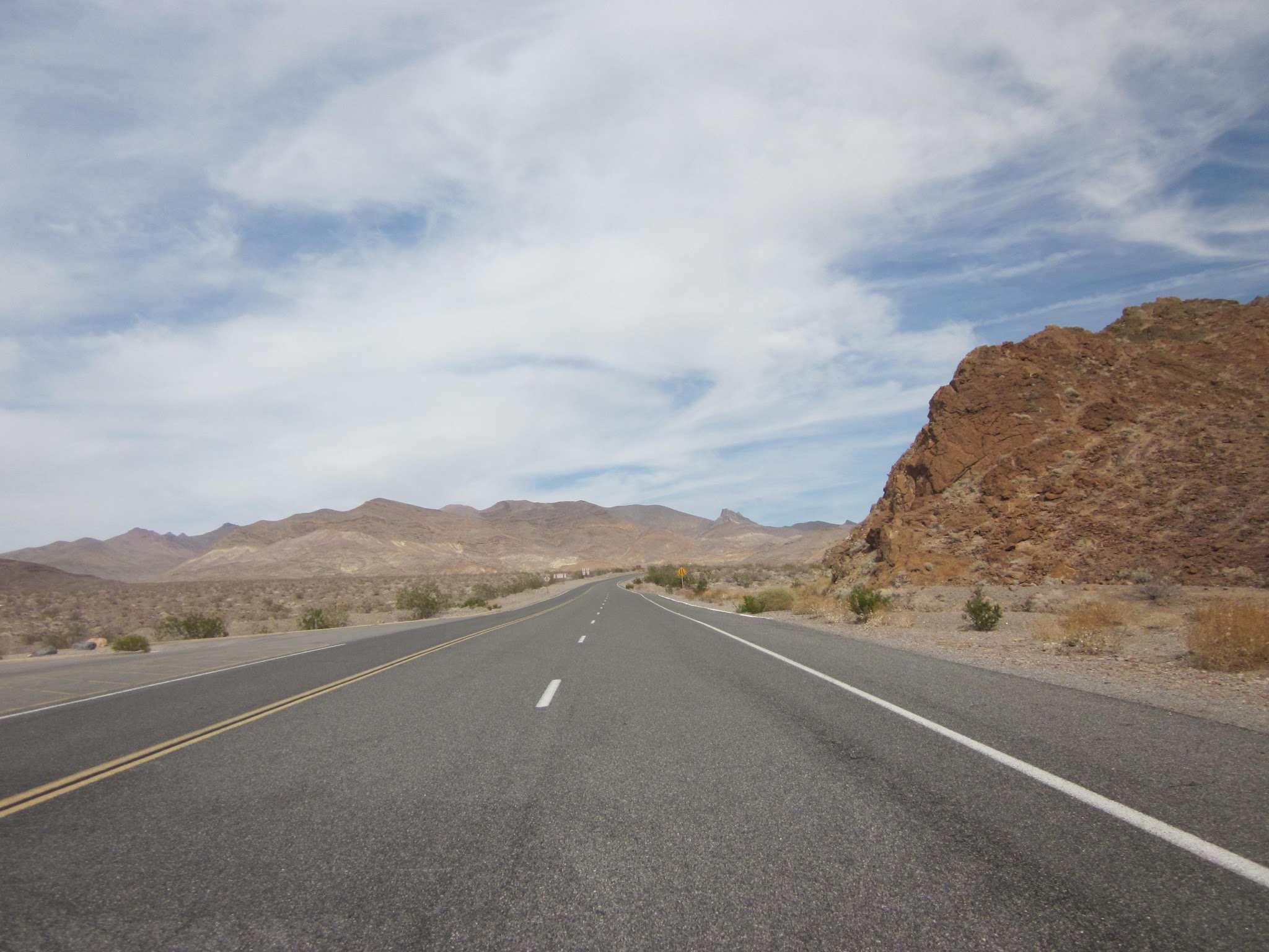 Cycling Daylight Pass Death Valley , road and mountains
