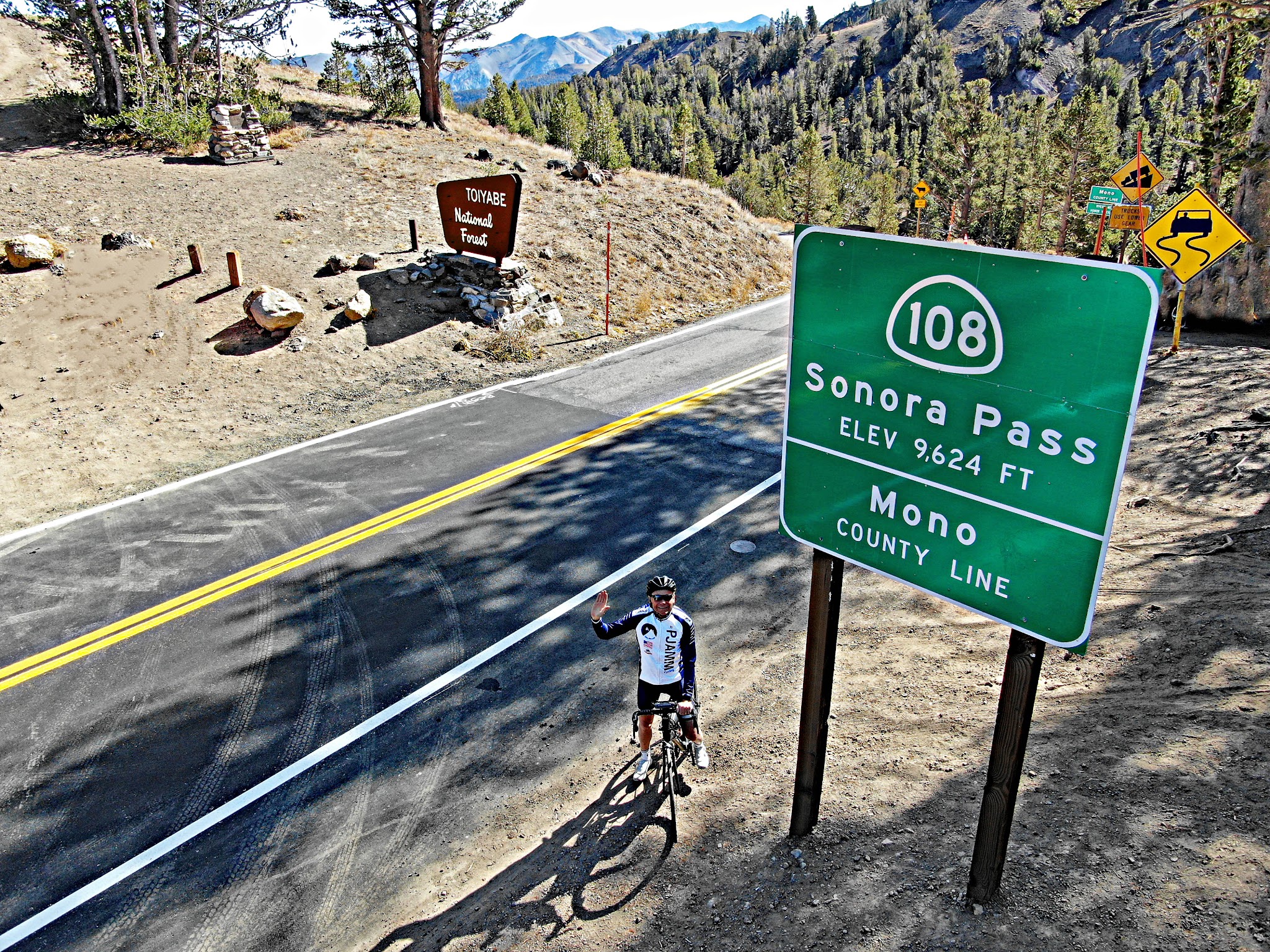 Sonora Pass West - Pass Cycling Sonora Pass West - Pass sign at top of climb