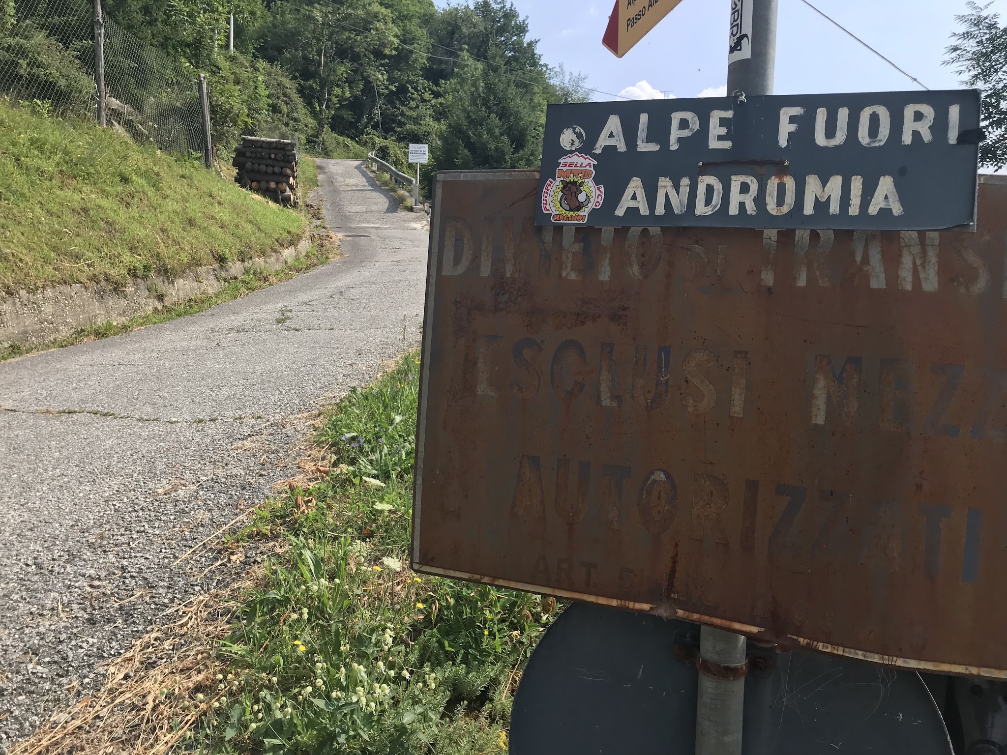 Cycling Alpe Fuori - road sign for Alpe Fuori 