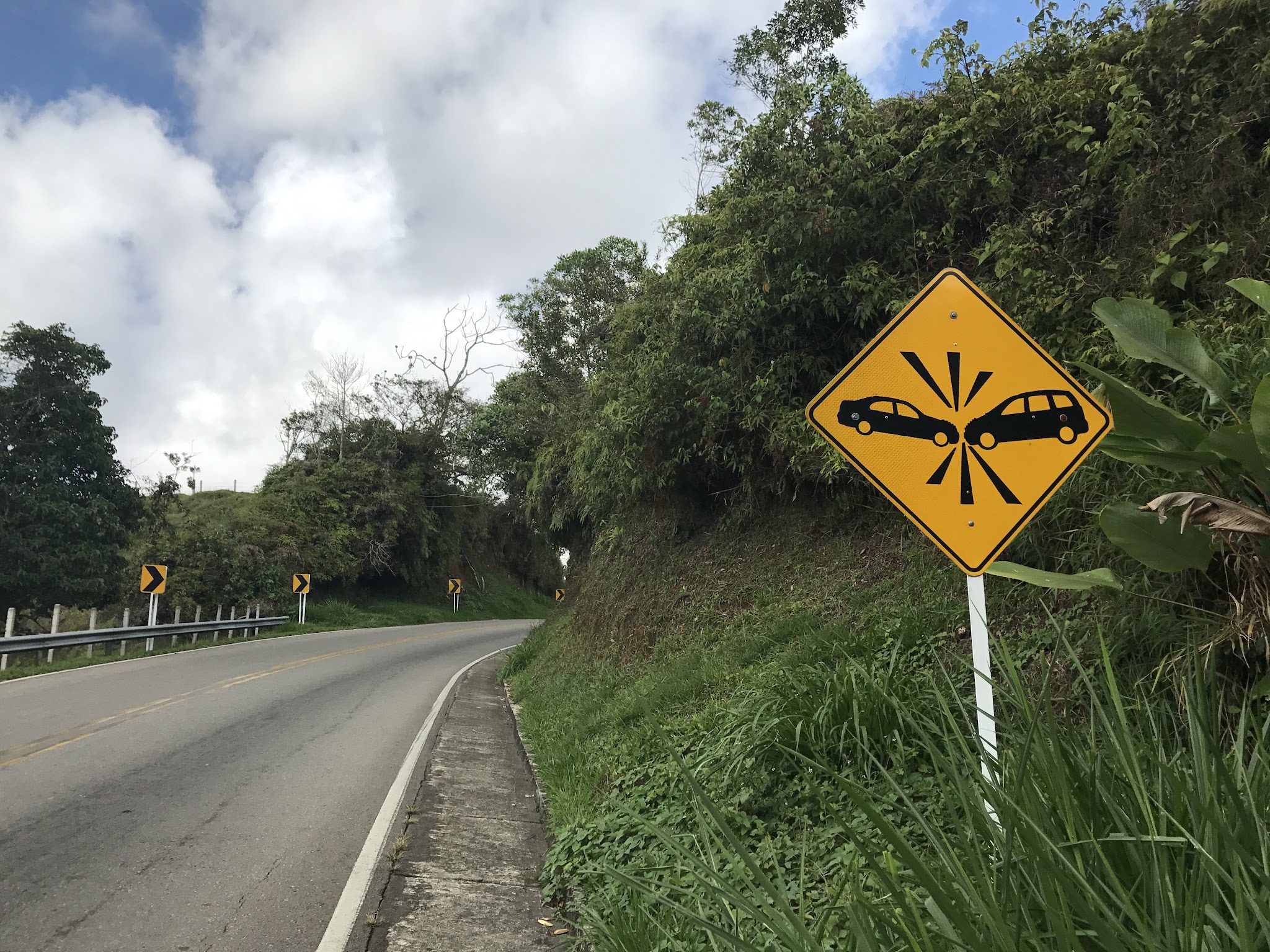Bicycle ride up Hwy 50 to Alto de Letras - crazy driver sign