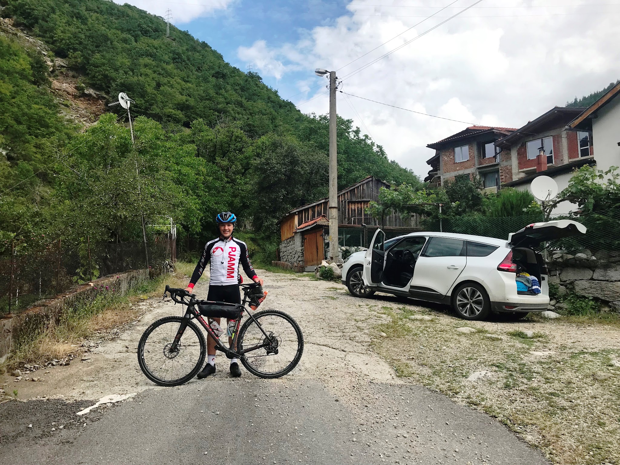 Brad Butterfield PJAMM Cyclist at the start of 5th hardest bike climb in the world.