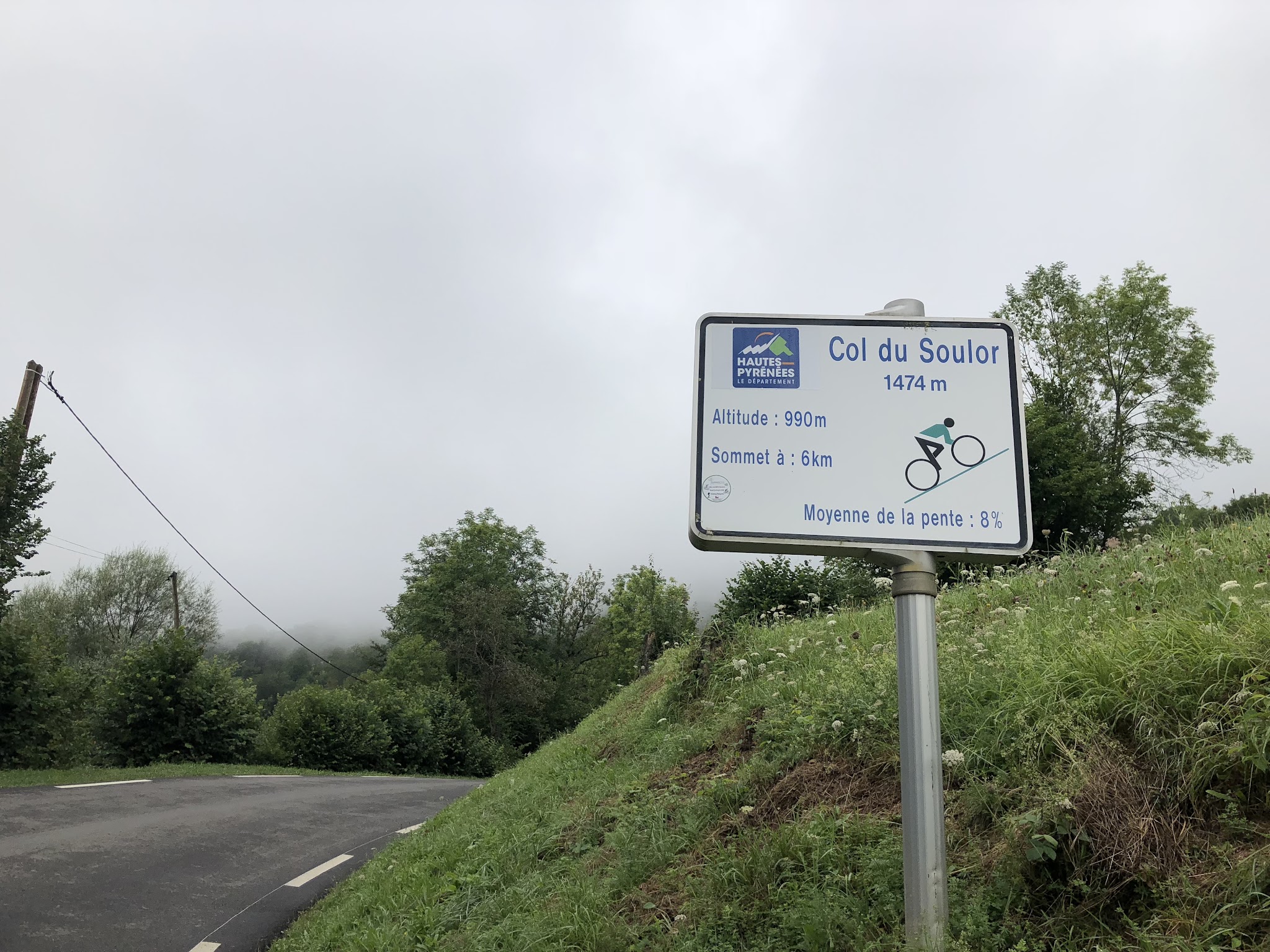 Climb Col du Soulor from Arrens by bike - sign leaving Arrens