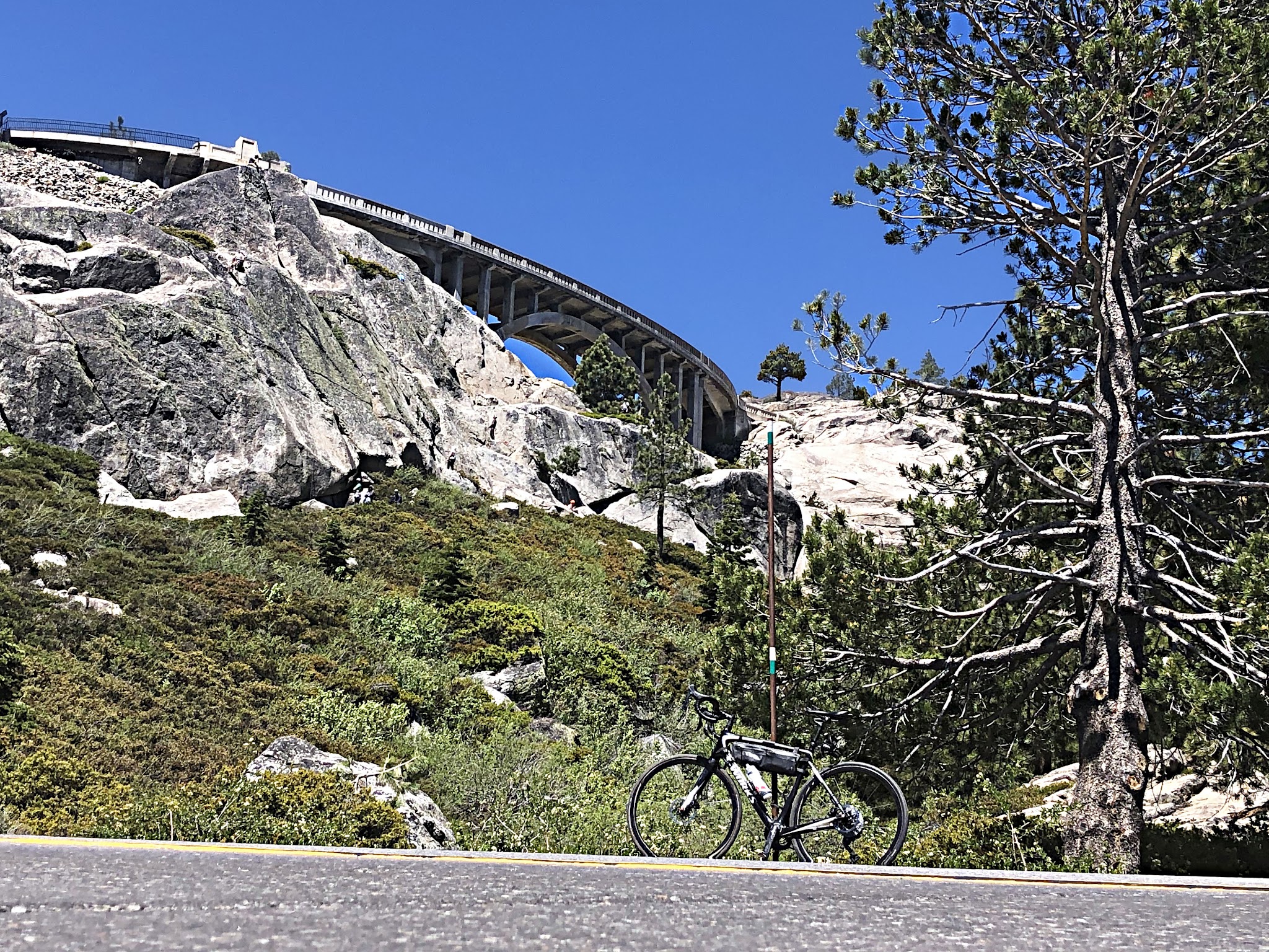Donner Pass (Donner Summit) Cycling Donner Pass (Donner Summit) - bike and Donner Bridge