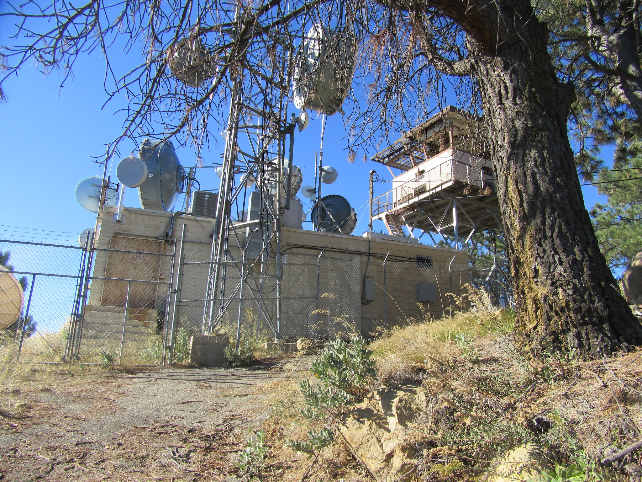 Radio station and fire lookout on La Cumbre Peak