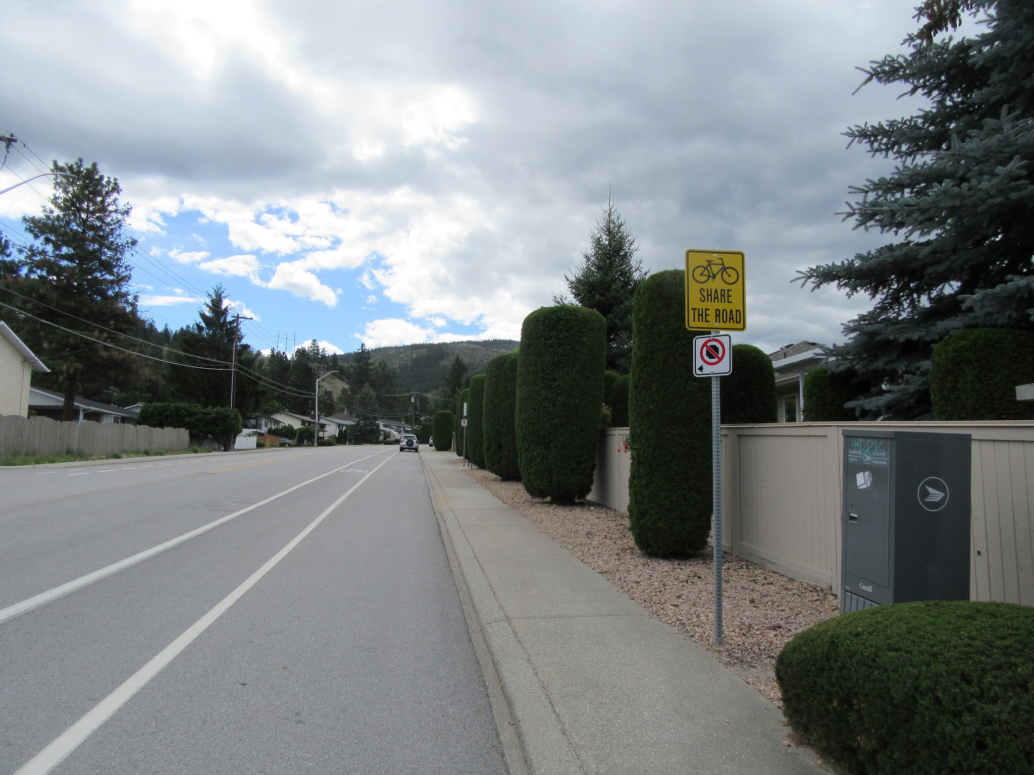Carmi Avenue Bicycle ride Carmin Avenue - share the road sign