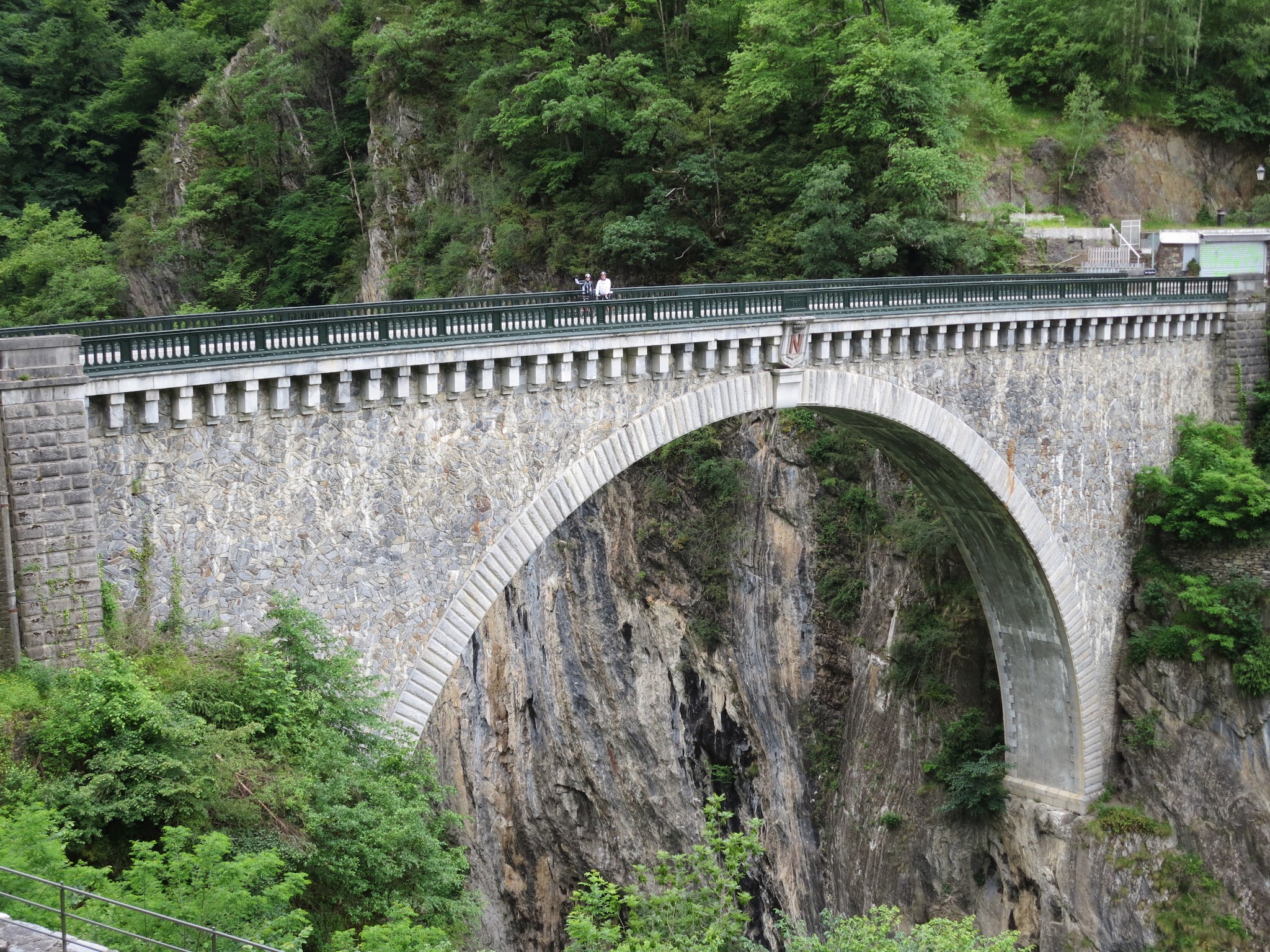 Cycling French Pyrenees Napoleon Bridge - 2 cyclists on bridge 