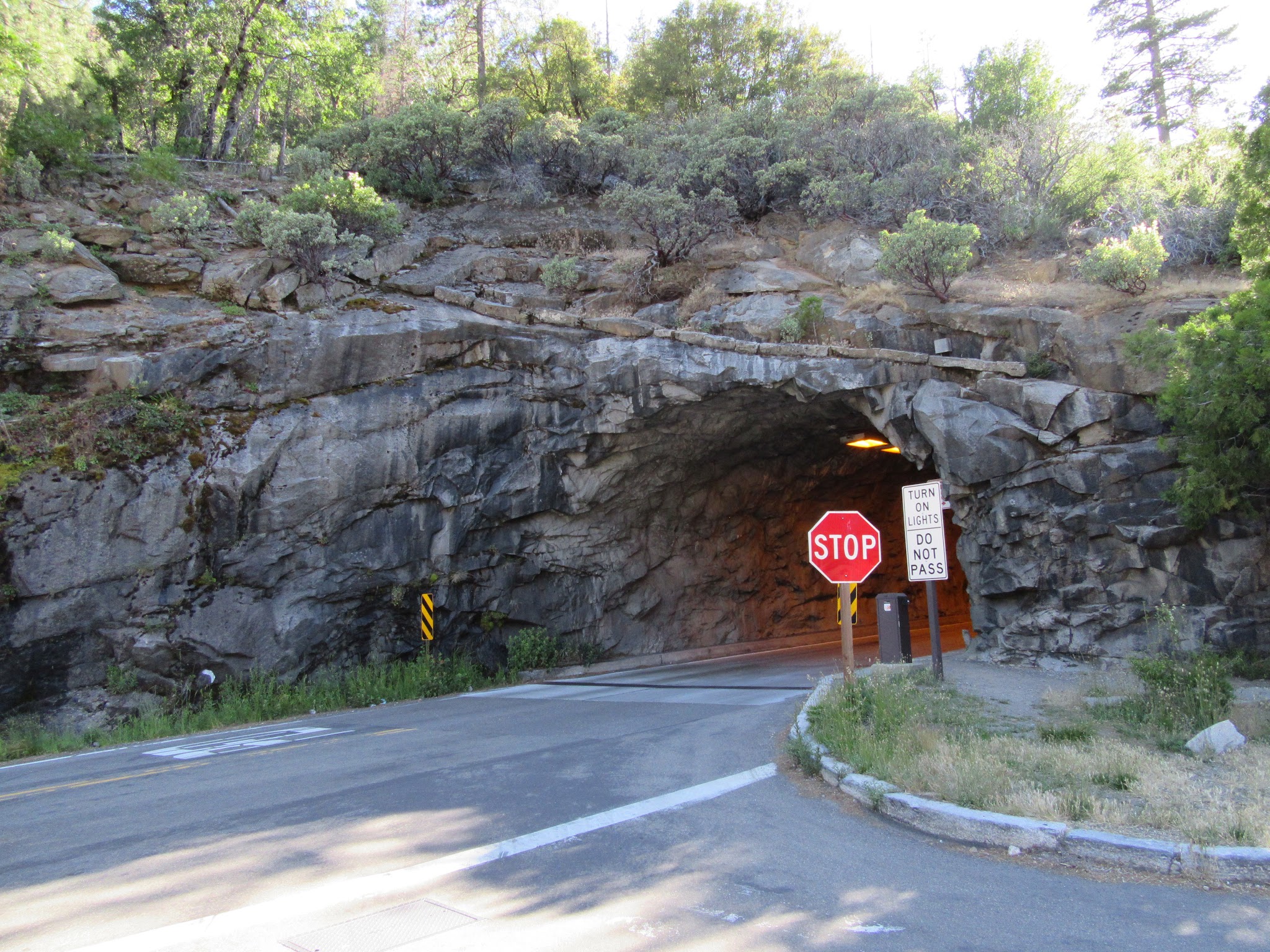 Glacier Point cycling - start of tunnel at Tunnel View Yosemite
