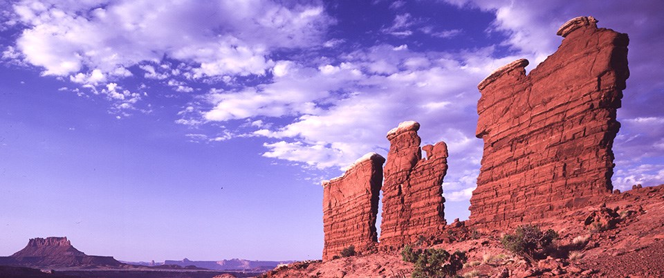 Cycling Canyonlands National Park Cycling Canyonlands National Park - Chocolate Drops, Maze District