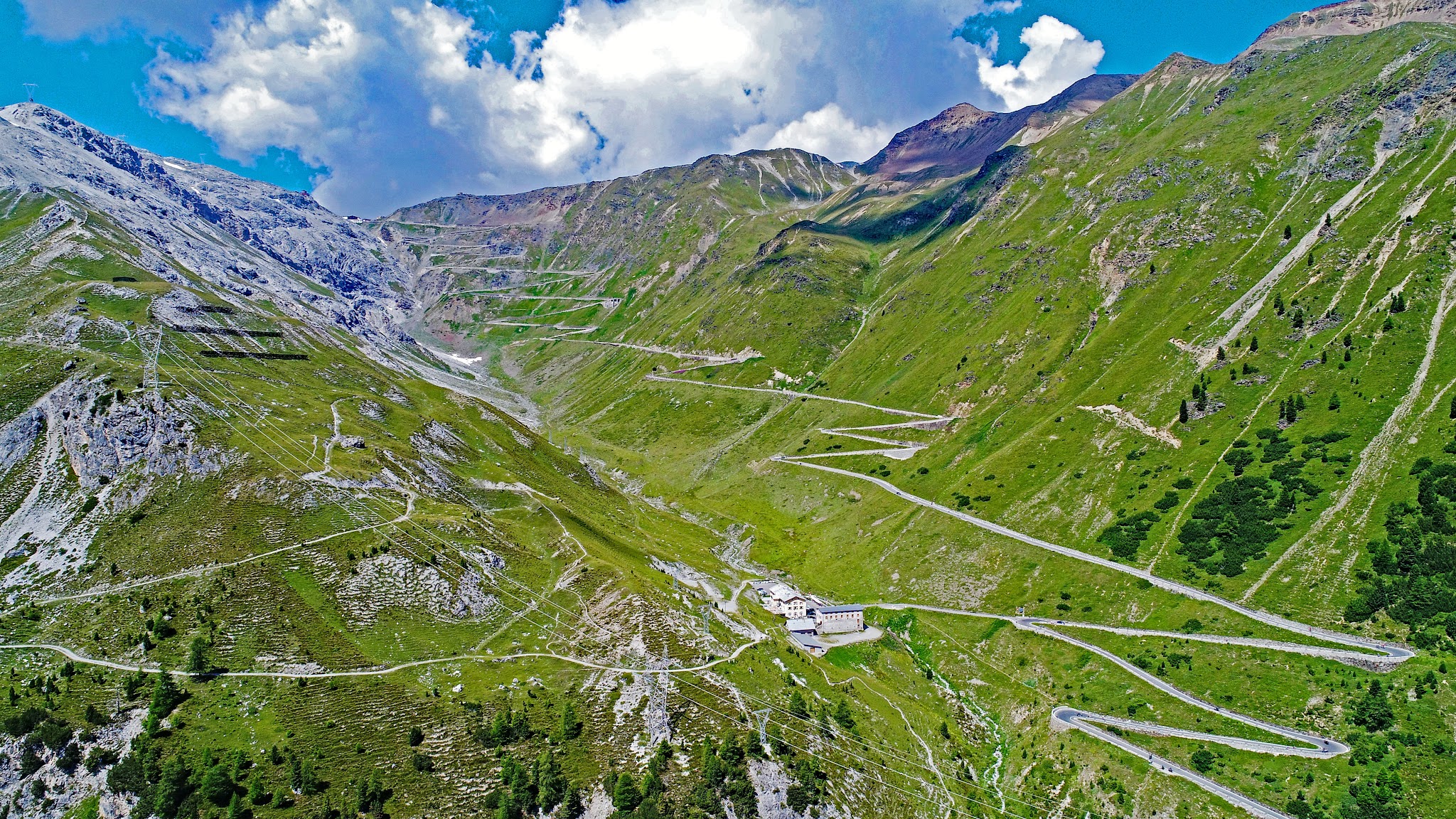 Aerial drone of hairpins 24 to 1
