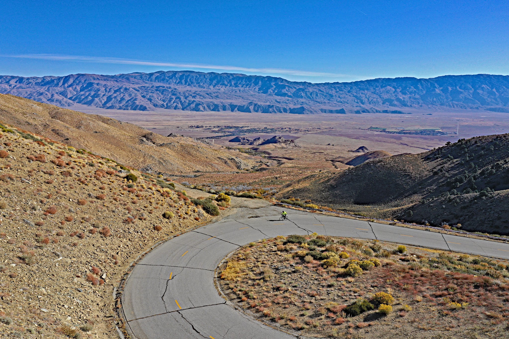 Bicycle climb Onion Valley Road - Independence, Owens Valley and road leading from Indpendence