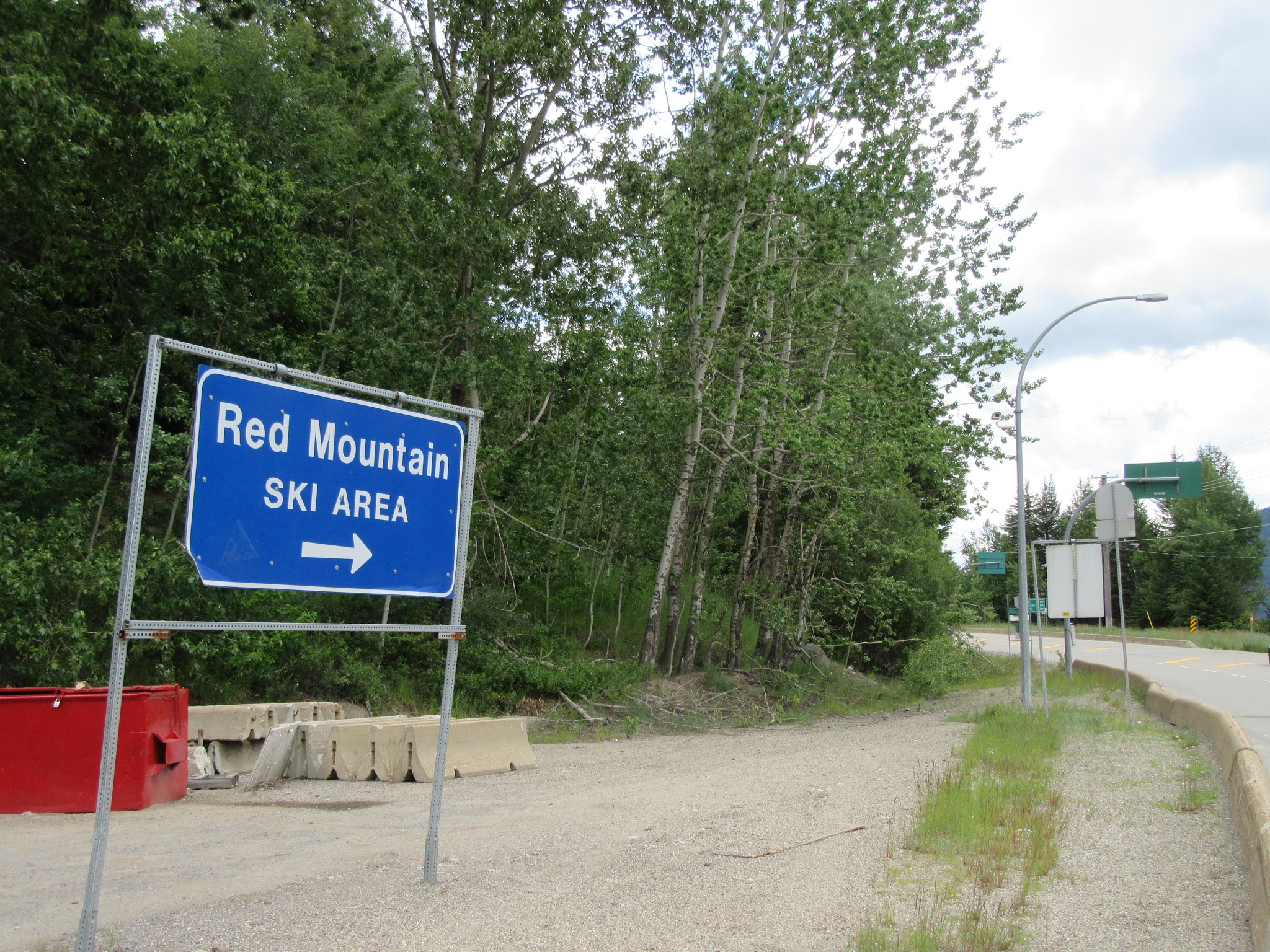 Climbing by bike Strawberry Pass, BC, CAN - sign to Red Mountain Ski resort