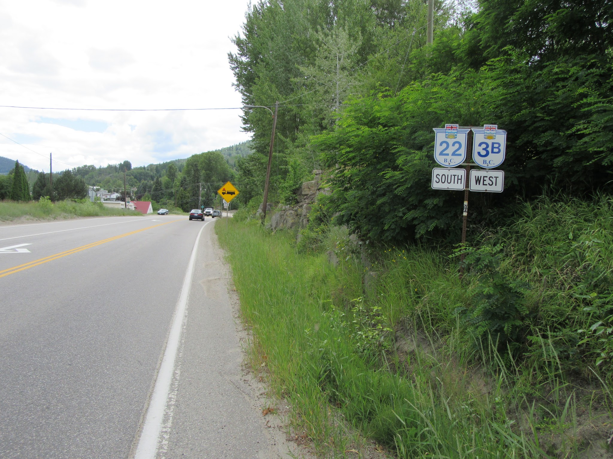 Bicycle ride Strawberry Pass, BC, CAN - Hwy 22 / 3B sign next to road