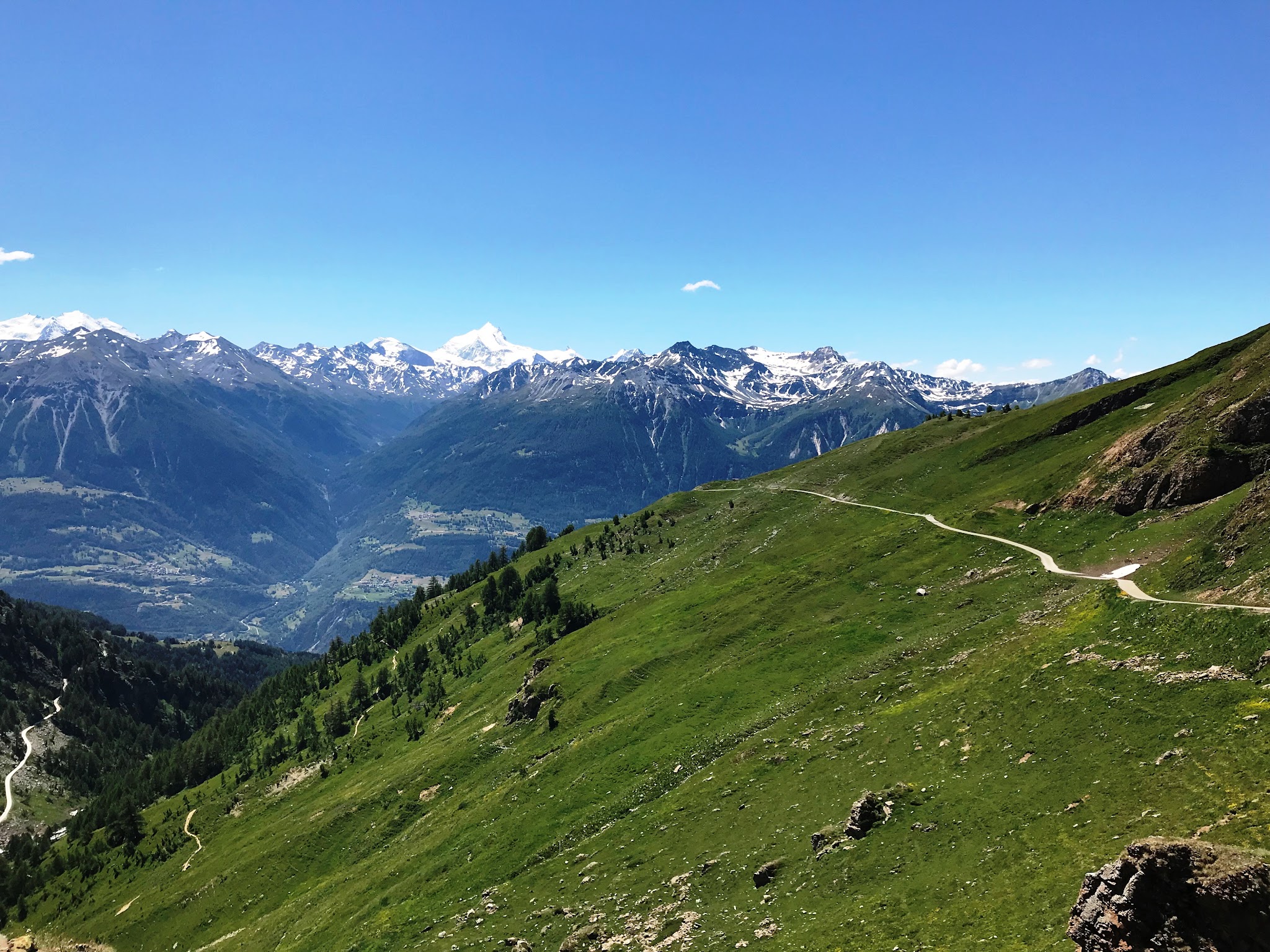 TOP SWISS BIKE CLIMBS - MANNLICHEN - MOUNTAINS AND CLOUDS AND VILLAGE