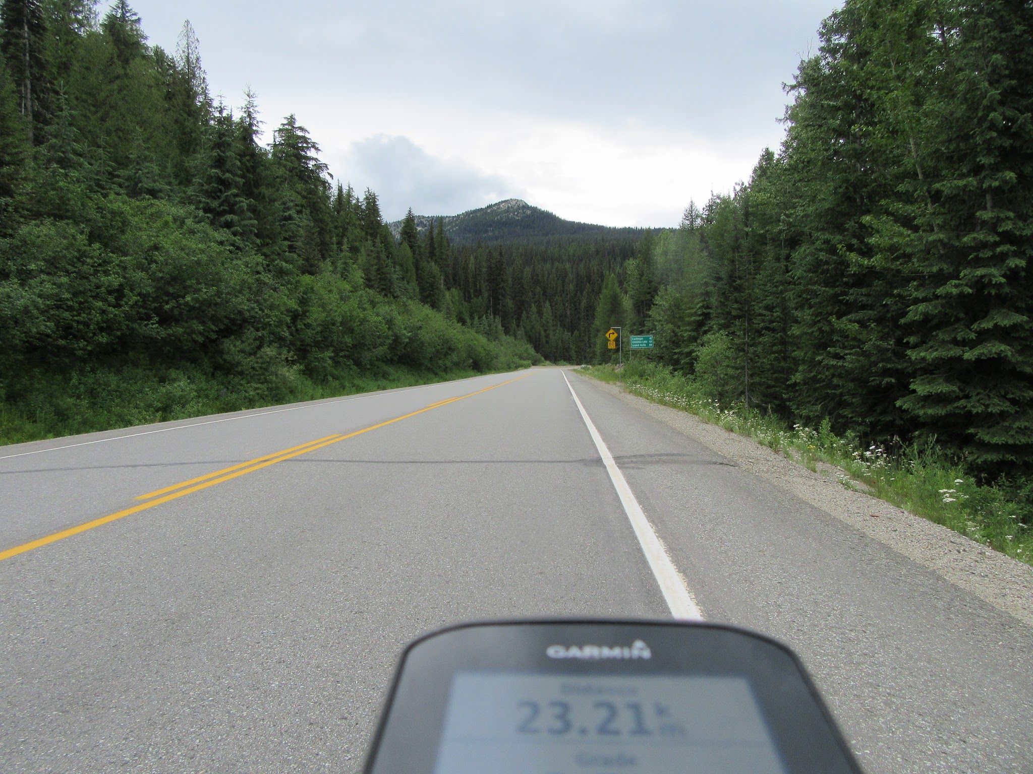 Bicycling Strawberry Pass, BC, CAN - garmin edge 1000 headset and road
