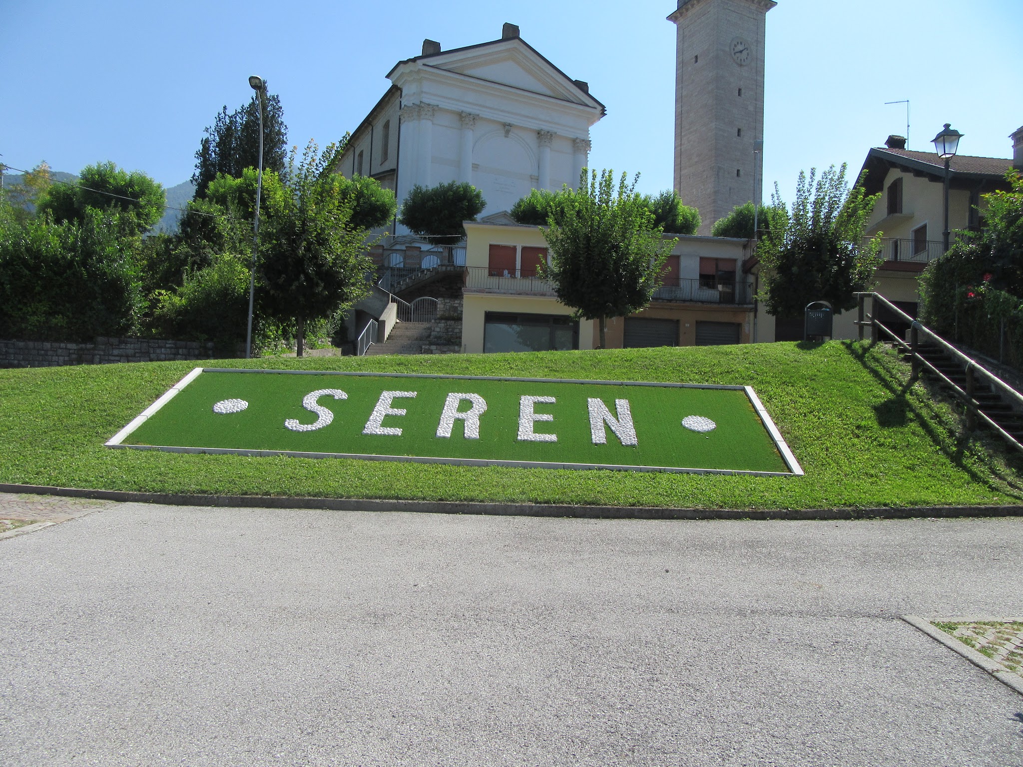 Monte Grappa from Seren bike climb - start of climb - Seren sign in lawn