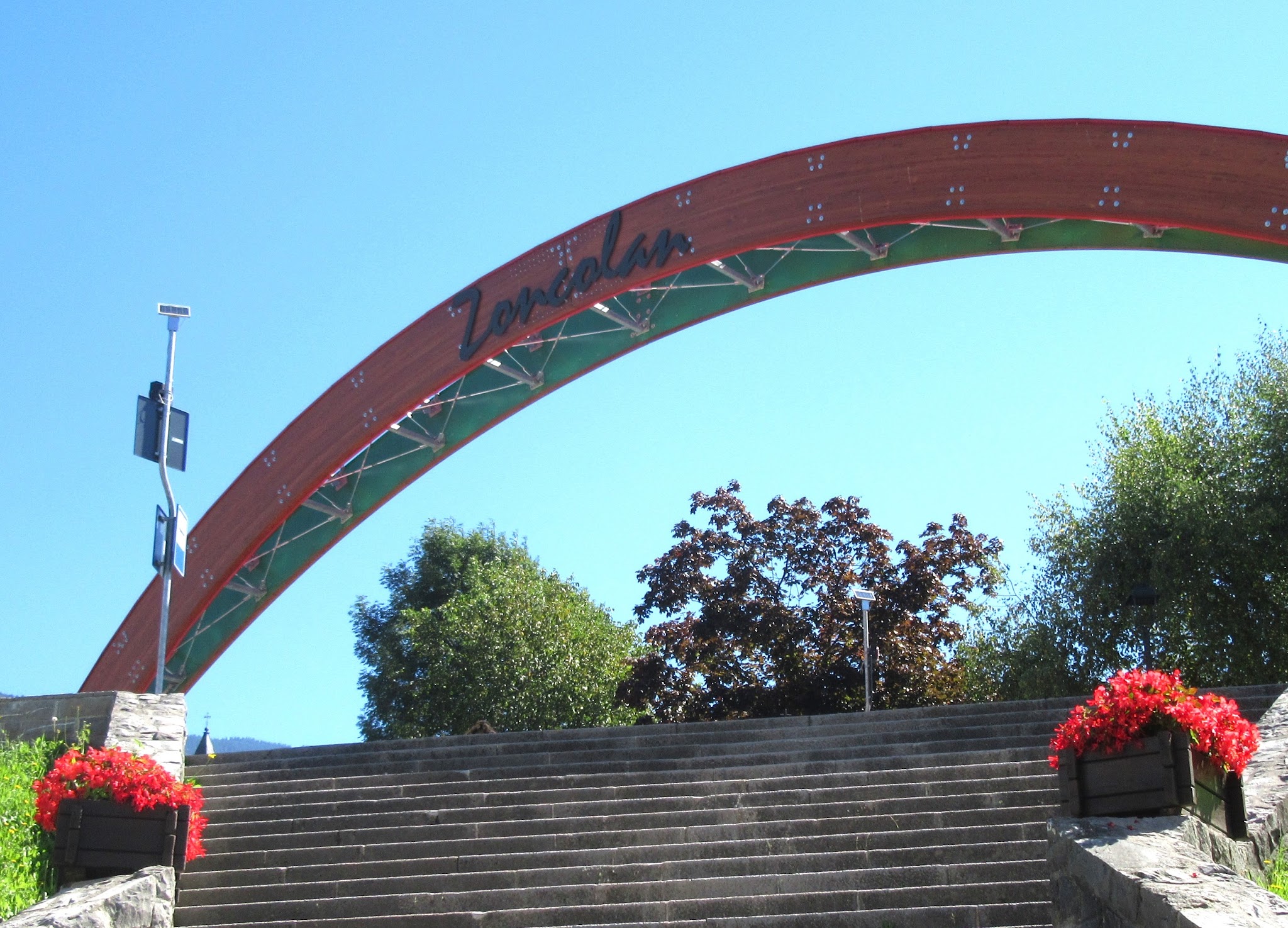 Cycling Monte Zoncolan - Zoncolan arch in Ovaro