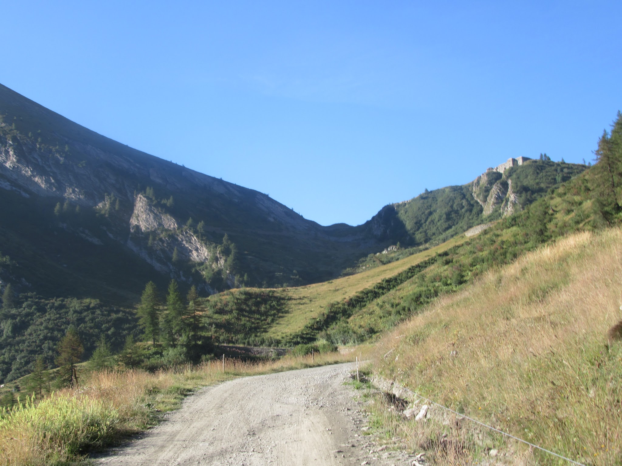Cycling Colle delle Finestre - photo of the colle, roadway, fort