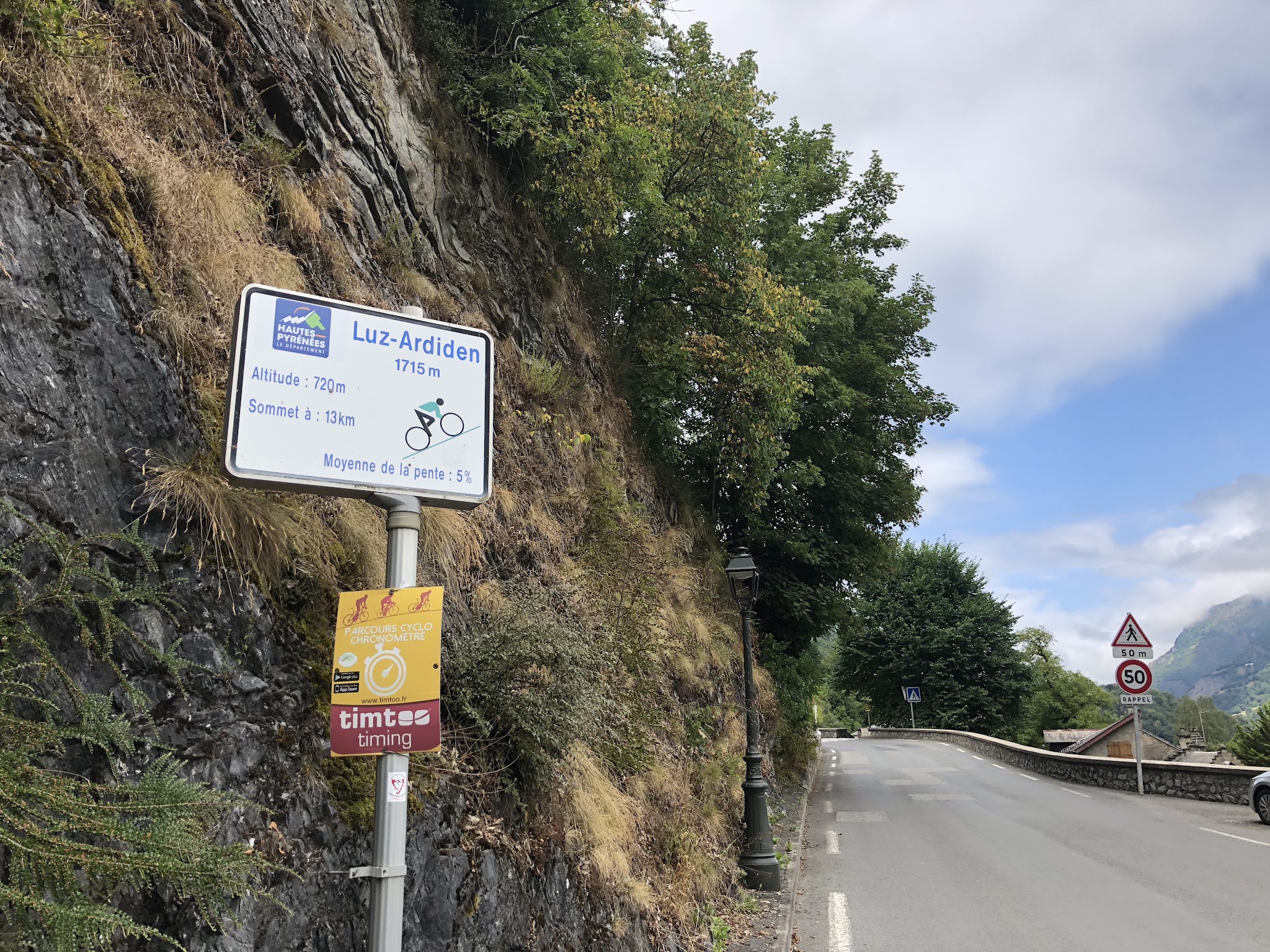 Biking Luz Ardiden - start - km marker