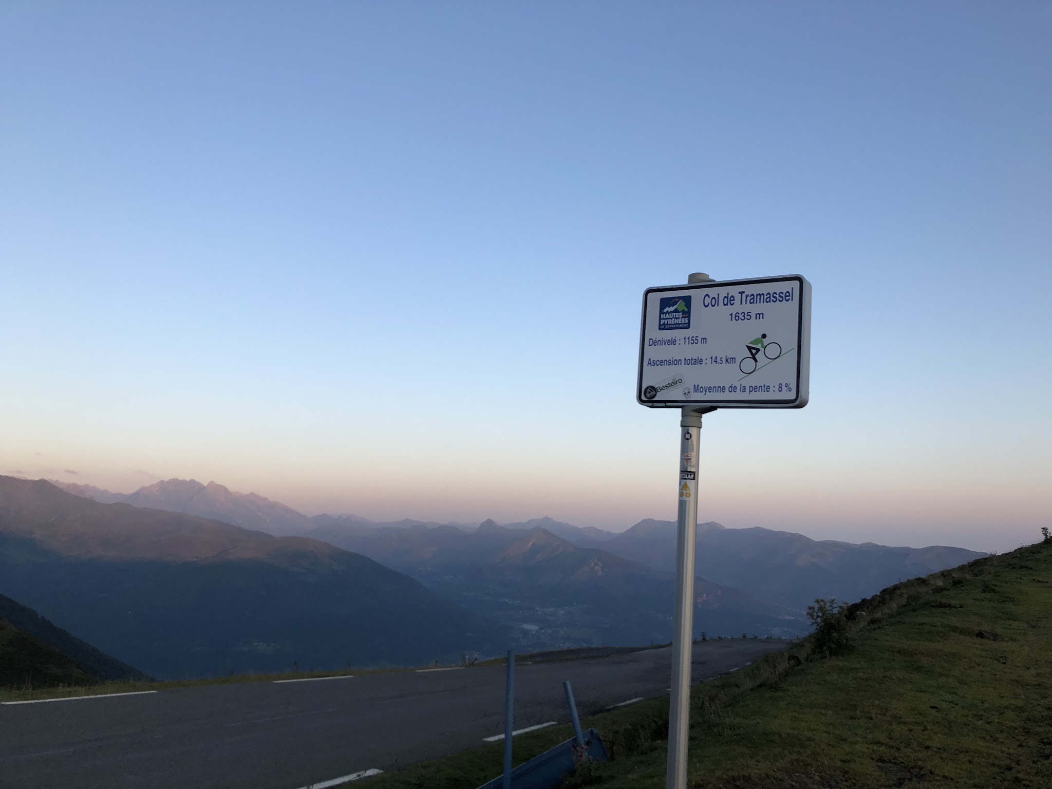 Hautacam - Col du Tramassel road sign for Col du Tramassel at dusk