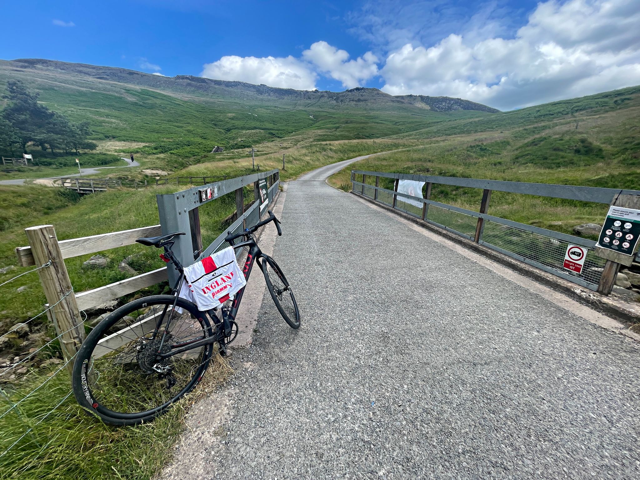 bike parked on bridge at Dovestone Reservoir