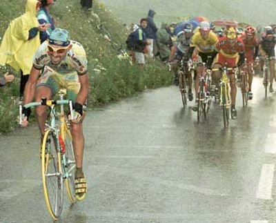 Marco Pantani - breaks away at km 4.2 on Col du Galibier