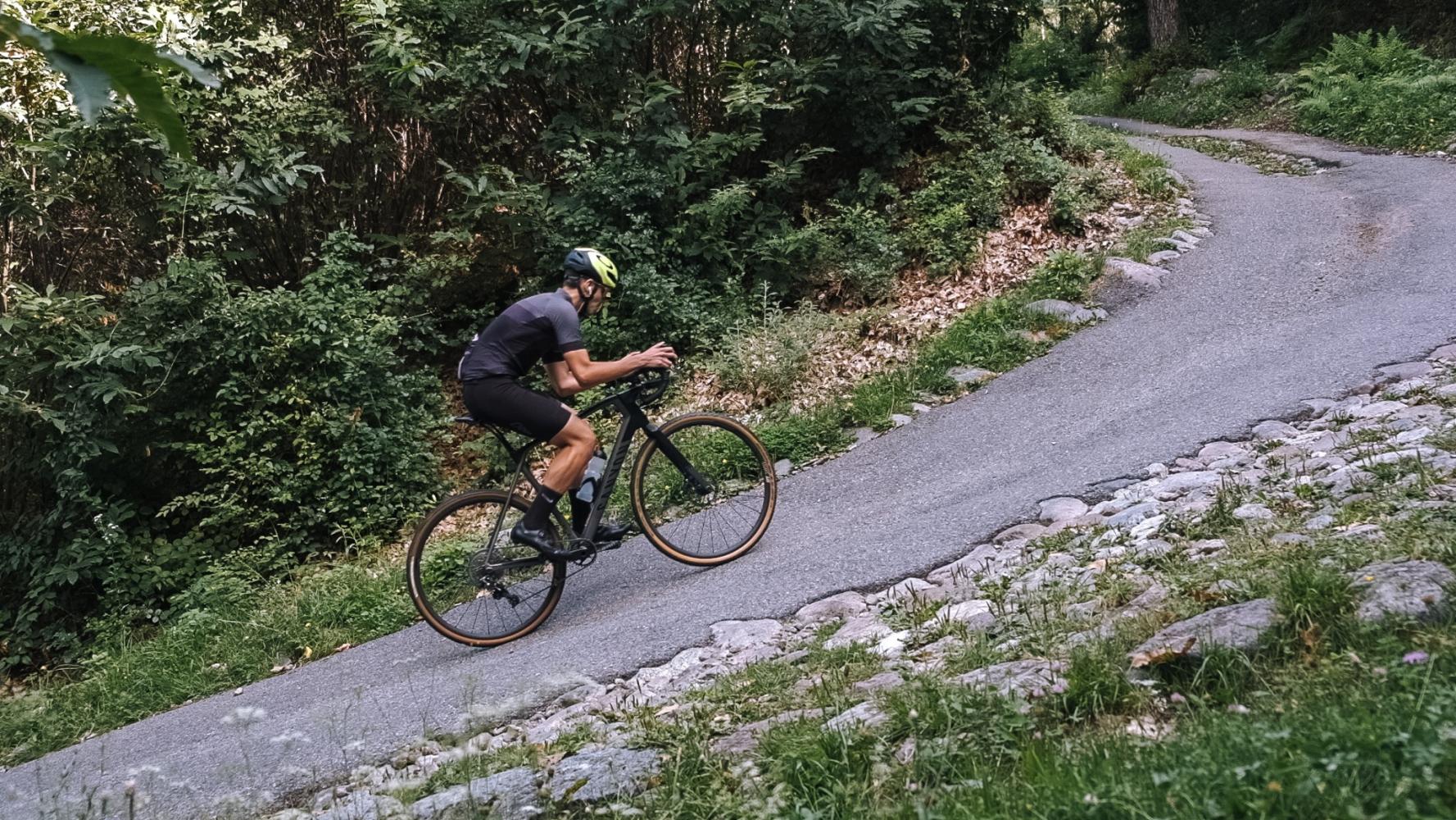 Cycling Climb - Pozza San Glisente (Dos dell'Asino) - Italy, Lombardia