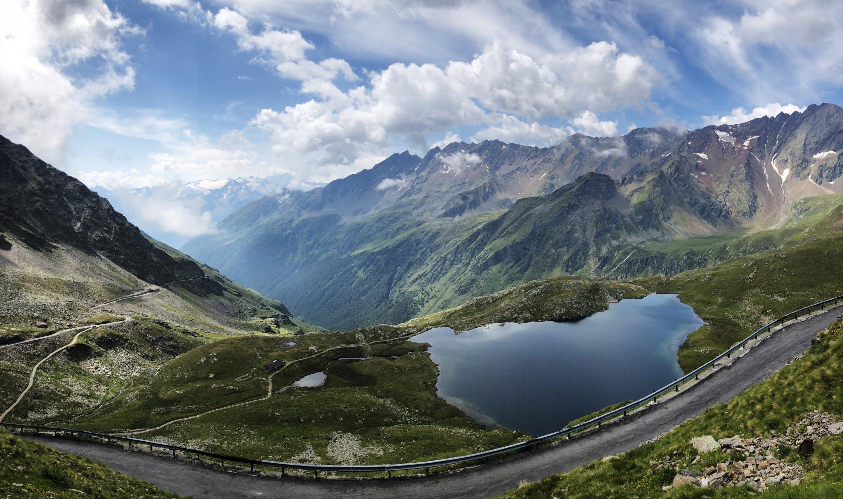 Climbing Passo Di Gavia (Ponte di Legno), Italy by bike cycling data and info